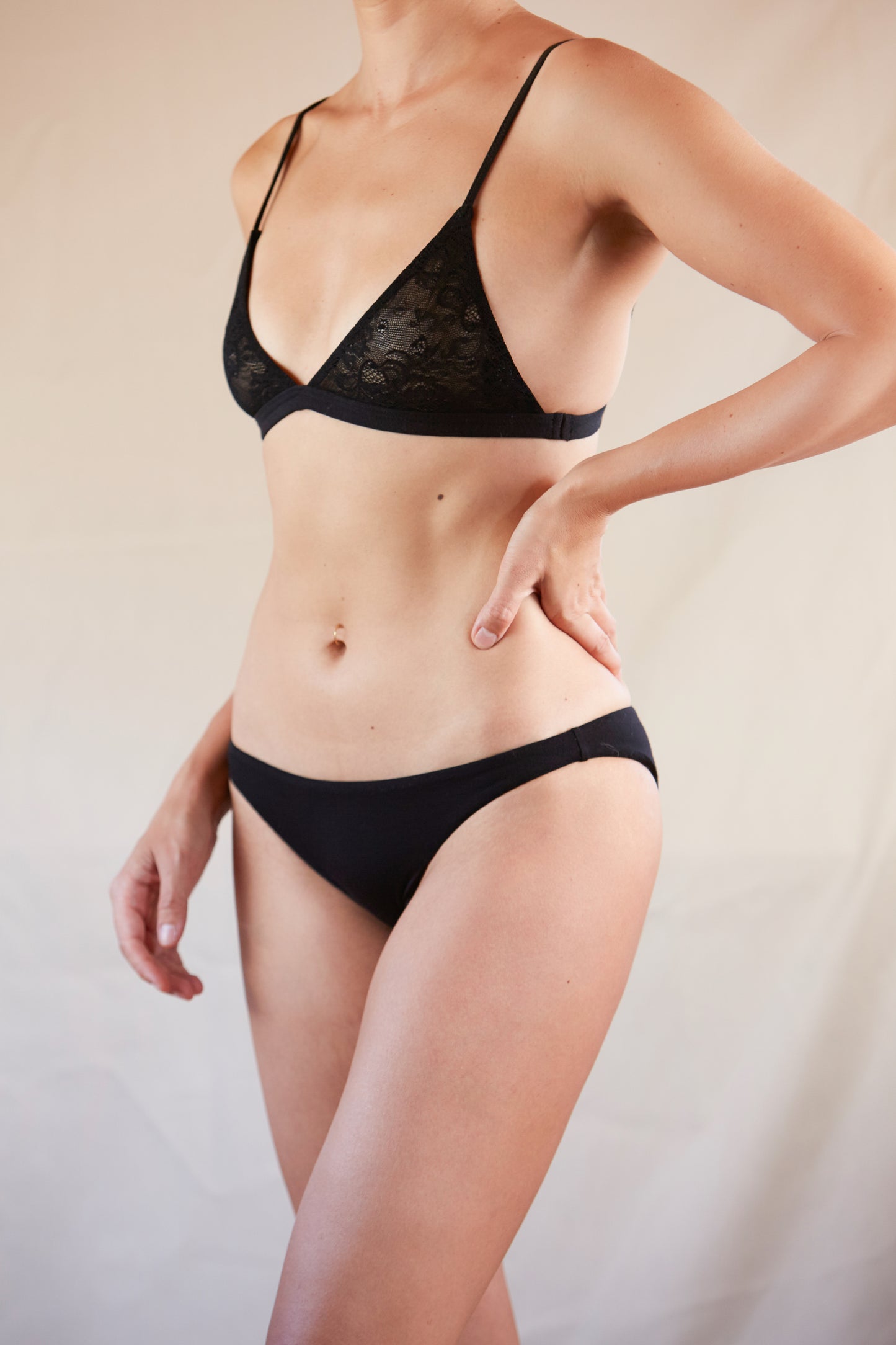 Lace Triangle Bra &  Natural Shorts BLK